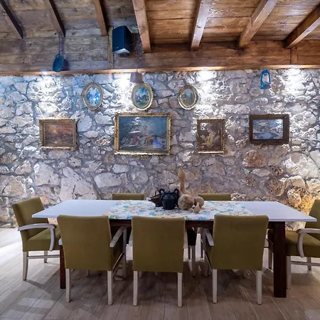 Peuta Hill Апартаменты Подгорица