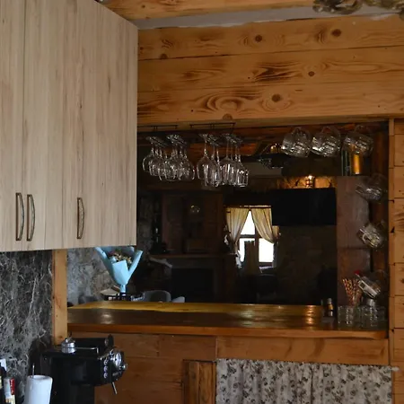 Peuta Hill Apartment *