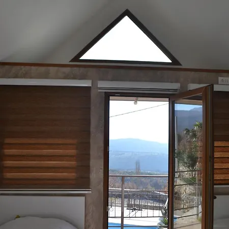 Peuta Hill Apartment *