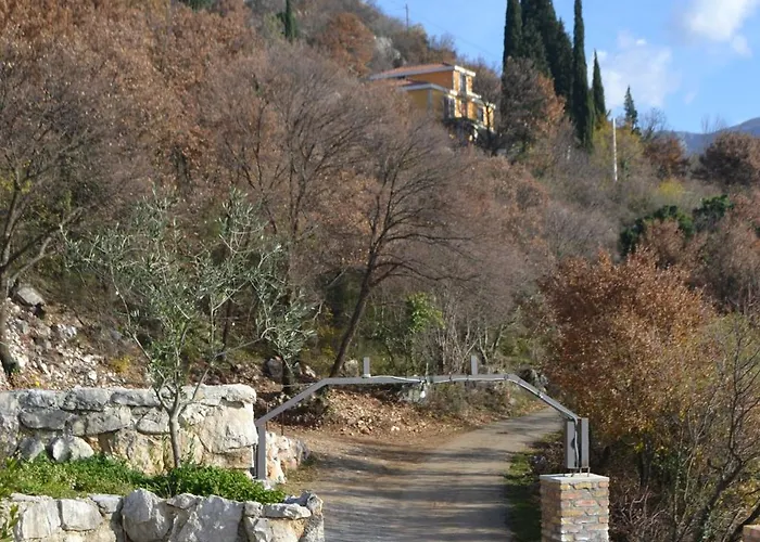 Peuta Hill Apartment *